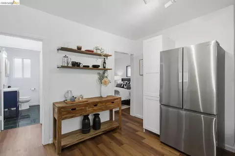 Entry Way - 2081 Bonar St, Berkeley, CA 94702 photo 1 of 1