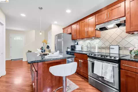 Kitchen - 3917 Pacheco Blvd, Martinez, CA 94553 photo 3 of 3
