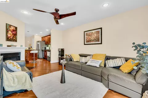 Living - 3917 Pacheco Blvd, Martinez, CA 94553 photo 1 of 1