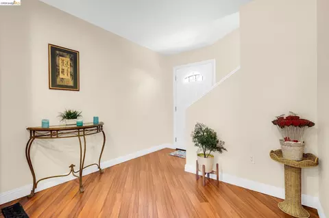 Entry Way - 3917 Pacheco Blvd, Martinez, CA 94553 photo 3 of 3