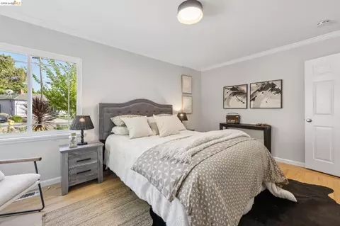 Bedroom - 1036 Spring Ct, Hayward, CA 94542 photo 4 of 7