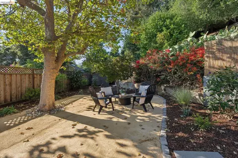 Exterior - 1036 Spring Ct, Hayward, CA 94542 photo 10 of 11