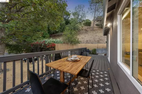 Exterior - 1036 Spring Ct, Hayward, CA 94542 photo 6 of 11