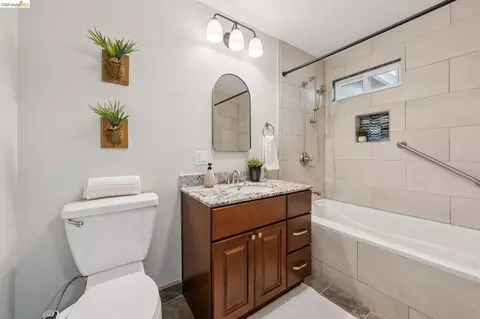 Bath - 1036 Spring Ct, Hayward, CA 94542 photo 1 of 2