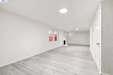 Living - 931 Hargus Ave, Vallejo, CA 94591 photo 11 of 12