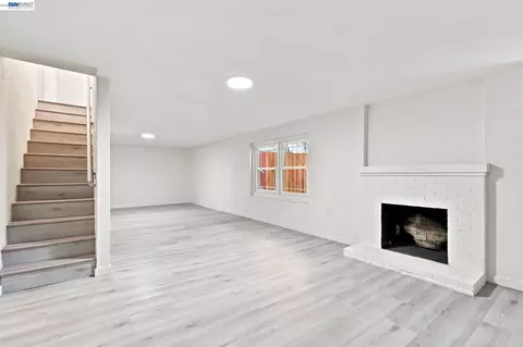 Living - 931 Hargus Ave, Vallejo, CA 94591 photo 8 of 12