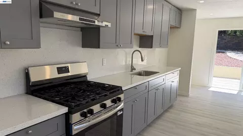 Kitchen - 931 Hargus Ave, Vallejo, CA 94591 photo 1 of 1