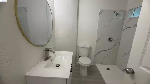 Bath - 931 Hargus Ave, Vallejo, CA 94591 photo 2 of 2