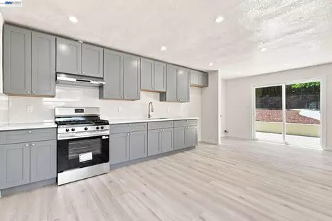 Kitchen - 931 Hargus Ave, Vallejo, CA 94591 photo 1 of 2