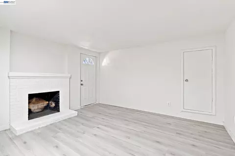 Living - 931 Hargus Ave, Vallejo, CA 94591 photo 7 of 12