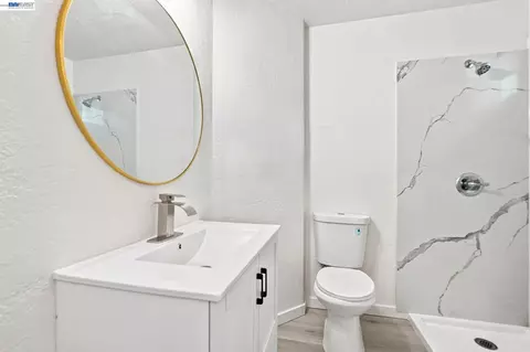Bath - 931 Hargus Ave, Vallejo, CA 94591 photo 2 of 3