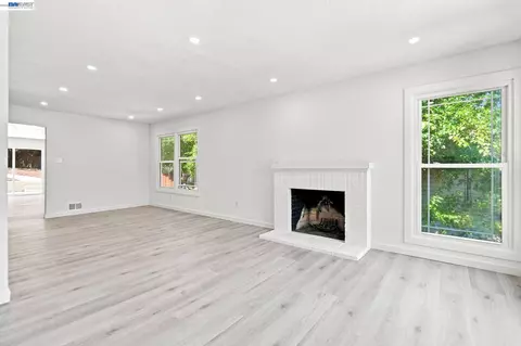 Living - 931 Hargus Ave, Vallejo, CA 94591 photo 1 of 12