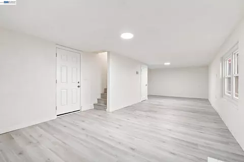 Living - 931 Hargus Ave, Vallejo, CA 94591 photo 9 of 12