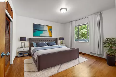Bedroom - 1730 Highland Pl #1, Berkeley, CA 94709 photo 2 of 3