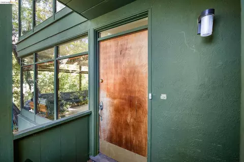 Entry Way - 1730 Highland Pl #1, Berkeley, CA 94709 photo 1 of 1