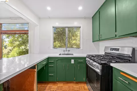 Kitchen - 1730 Highland Pl #1, Berkeley, CA 94709 photo 5 of 6