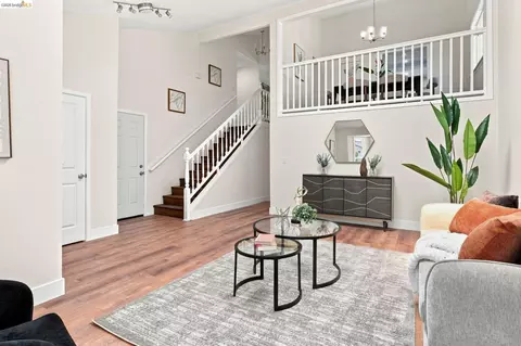 Living - 235 Toledo Ct, Vallejo, CA 94591 photo 3 of 5