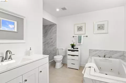 Bath - 235 Toledo Ct, Vallejo, CA 94591 photo 7 of 8