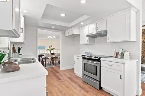 Kitchen - 235 Toledo Ct, Vallejo, CA 94591 photo 2 of 3