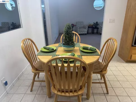 Dining - 1603 Morgan St, Mountain View, CA 94043 photo 2 of 6