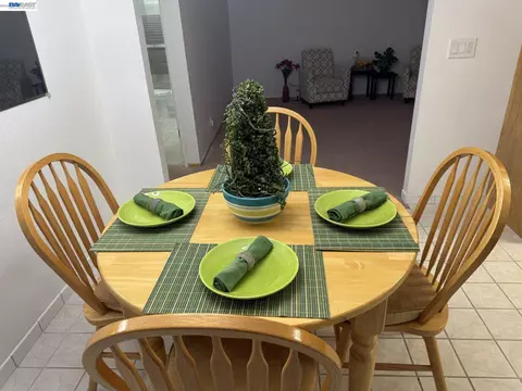 Dining - 1603 Morgan St, Mountain View, CA 94043 photo 3 of 6