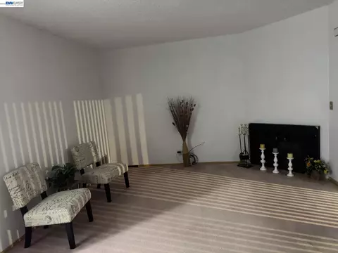 Living - 1603 Morgan St, Mountain View, CA 94043 photo 4 of 4
