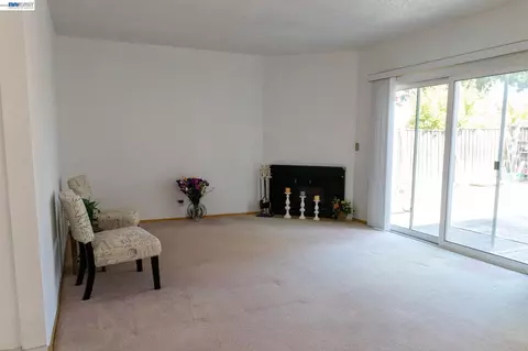 Living - 1603 Morgan St, Mountain View, CA 94043 photo 3 of 4