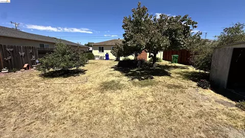 15357 Edgemoor St, San Leandro, CA 94579 photo 8