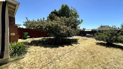15357 Edgemoor St, San Leandro, CA 94579 photo 9