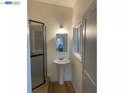 Bath - 114 Baxter St, Vallejo, CA 94590 photo 1 of 6