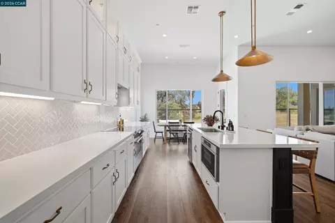 Kitchen - 1023 Bridger Dr, Rescue, CA 95672 photo 5 of 7