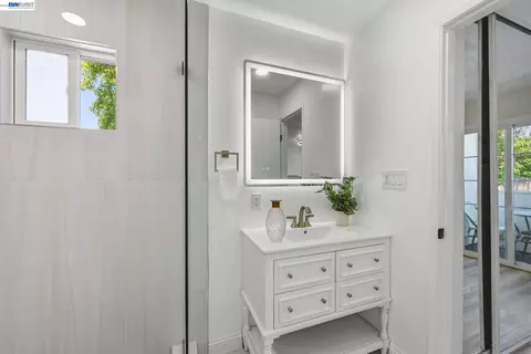 Bath - 36202 Worthing Dr, Newark, CA 94560 photo 1 of 5