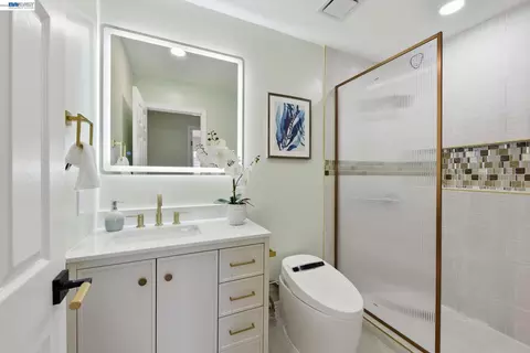 Bath - 36202 Worthing Dr, Newark, CA 94560 photo 5 of 5