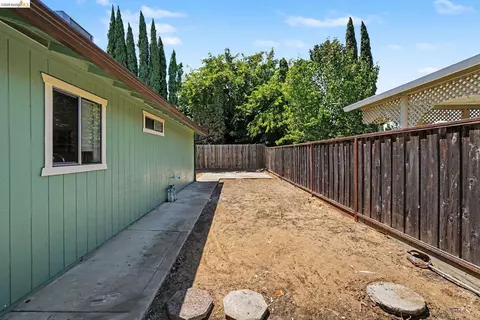 Exterior - 4241 Salgado Ave, Oakley, CA 94561 photo 5 of 10