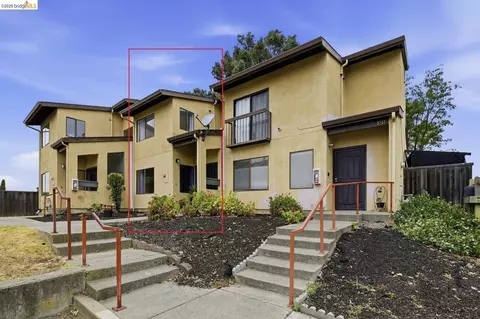 9729 Elmview Dr, Oakland, CA 94603