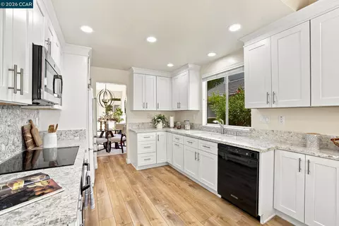 Kitchen - 636 Julpun Loop, Clayton, CA 94517 photo 5 of 7