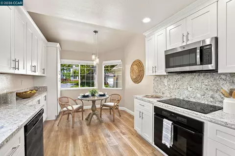 Kitchen - 636 Julpun Loop, Clayton, CA 94517 photo 2 of 7