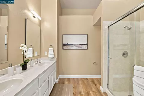 Bath - 636 Julpun Loop, Clayton, CA 94517 photo 2 of 5