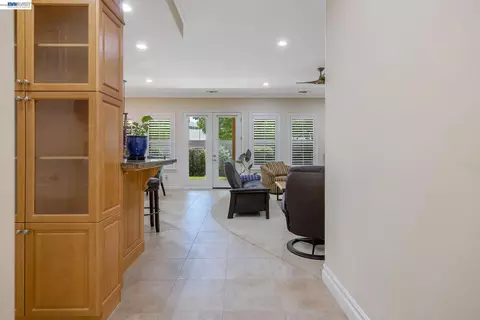 Entry Way - Undisclosed, Visalia, CA 93277 photo 4 of 9
