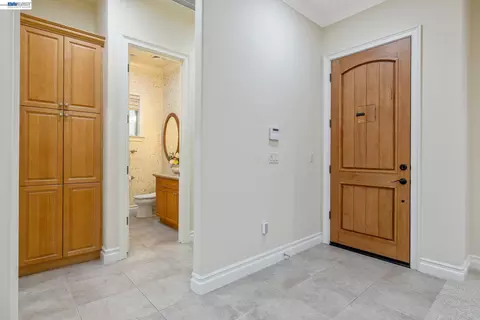 Entry Way - Undisclosed, Visalia, CA 93277 photo 2 of 9