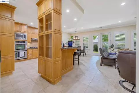 Entry Way - Undisclosed, Visalia, CA 93277 photo 5 of 9