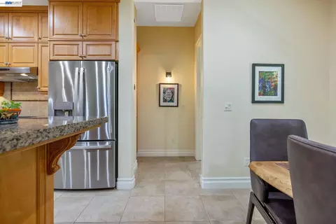 Entry Way - Undisclosed, Visalia, CA 93277 photo 6 of 9