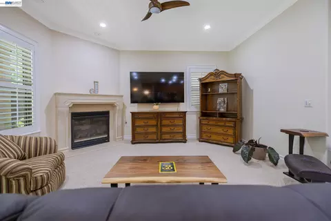 Living - Undisclosed, Visalia, CA 93277 photo 2 of 2