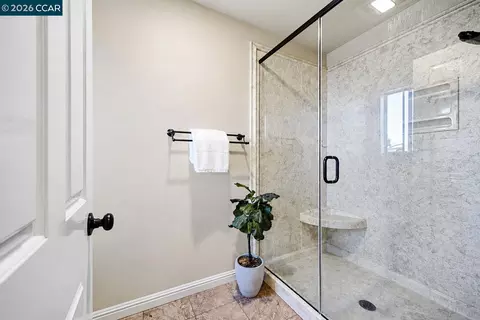 Bath - 5017 Murchio Dr, Concord, CA 94521 photo 3 of 4