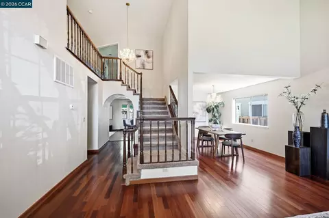 Entry Way - 5017 Murchio Dr, Concord, CA 94521 photo 3 of 3