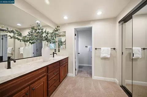 Bath - 5017 Murchio Dr, Concord, CA 94521 photo 2 of 4