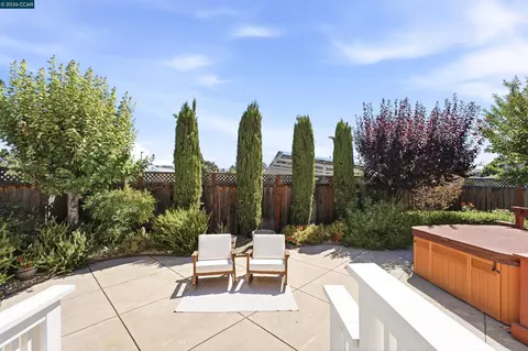 Exterior - 6 Moss Ct, Napa, CA 94558 photo 12 of 20