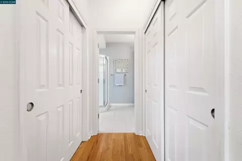 Entry Way - 6 Moss Ct, Napa, CA 94558 photo 3 of 7