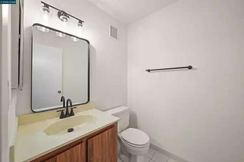Bath - 151 Terrace Ct, Hercules, CA 94547 photo 1 of 4