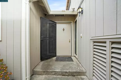 Entry Way - 151 Terrace Ct, Hercules, CA 94547 photo 2 of 2